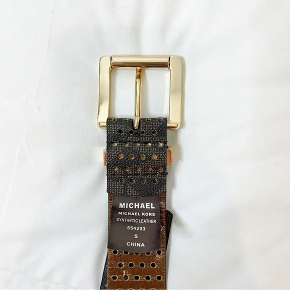 Michael Kors Signature Print Belt - Picture 5 of 5
